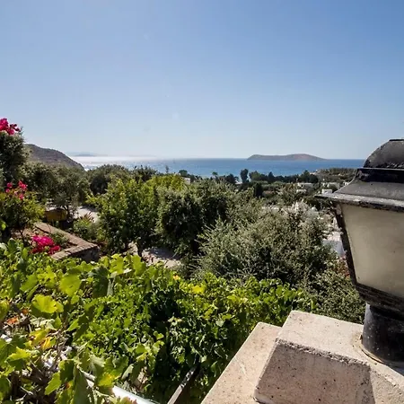 2 Bedroom House With A Fantastic View Of Gmlk 아파트 *