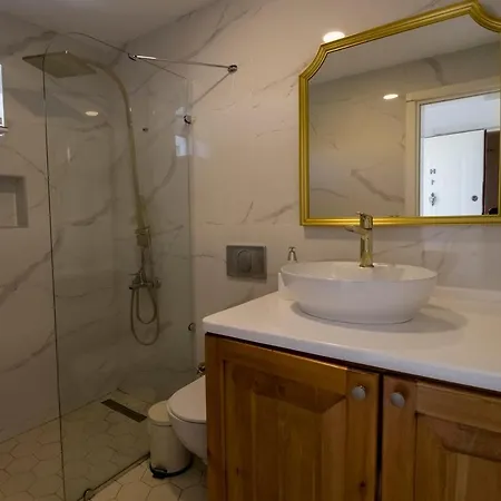 شقة 2 Bedroom House With A Fantastic View Of Gmlk *
