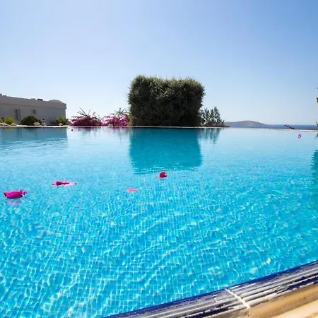 شقة 2 Bedroom House With A Fantastic View Of Gmlk
